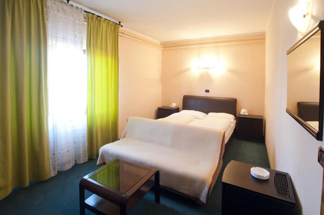 Hotel Zephyr - Plovanija Buje Ruang foto